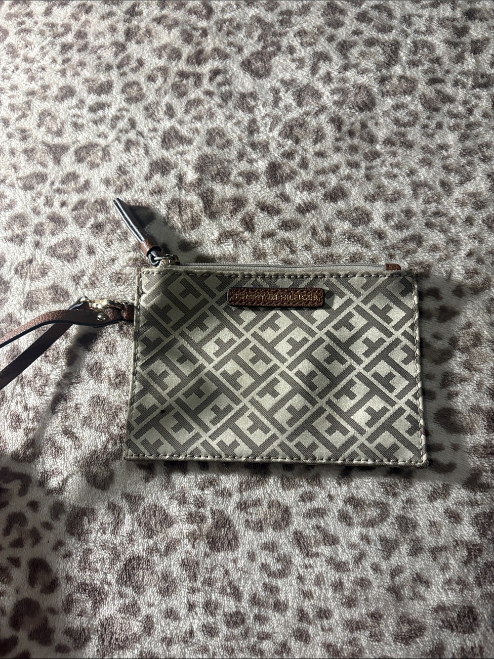 Men's Wristlet Card Holder in Gray Pattern
